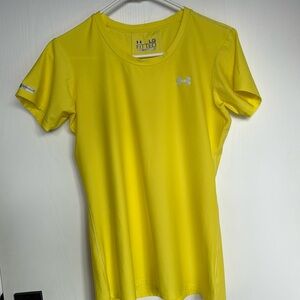 Under Armour Fitted HeatGear Short Sleeve, Women’s size Large, Bright Yellow